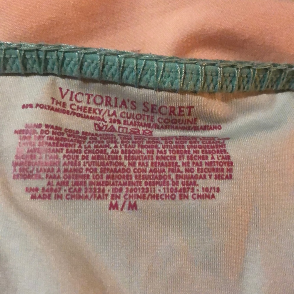 Bikini - Picture 4 of 4